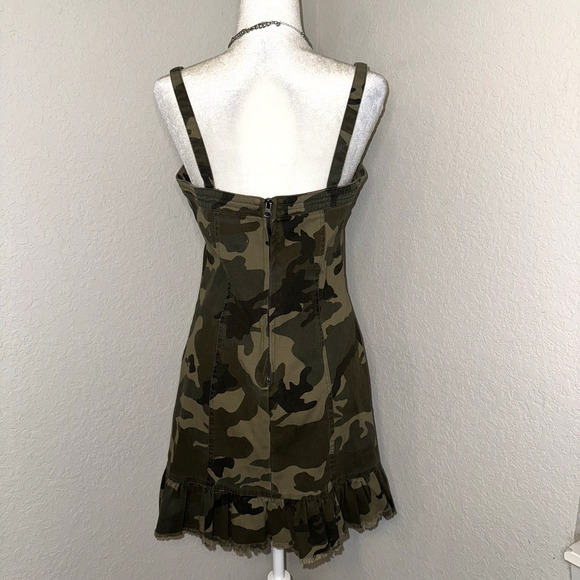 Kendall & Kylie Camo Print Ruffle Raw Hem Overall Stretchy Sheath Dress Sz M - Picture 3 of 8